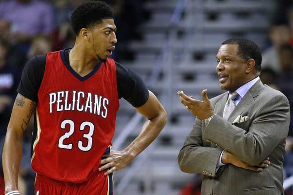 他们在防守 他们在防守