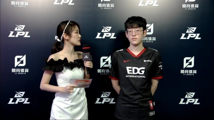 时满足三点 时满足三点